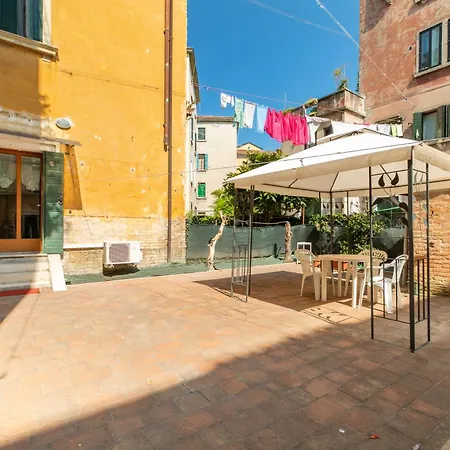 Max & Julia's House - Sant'elena 威尼斯